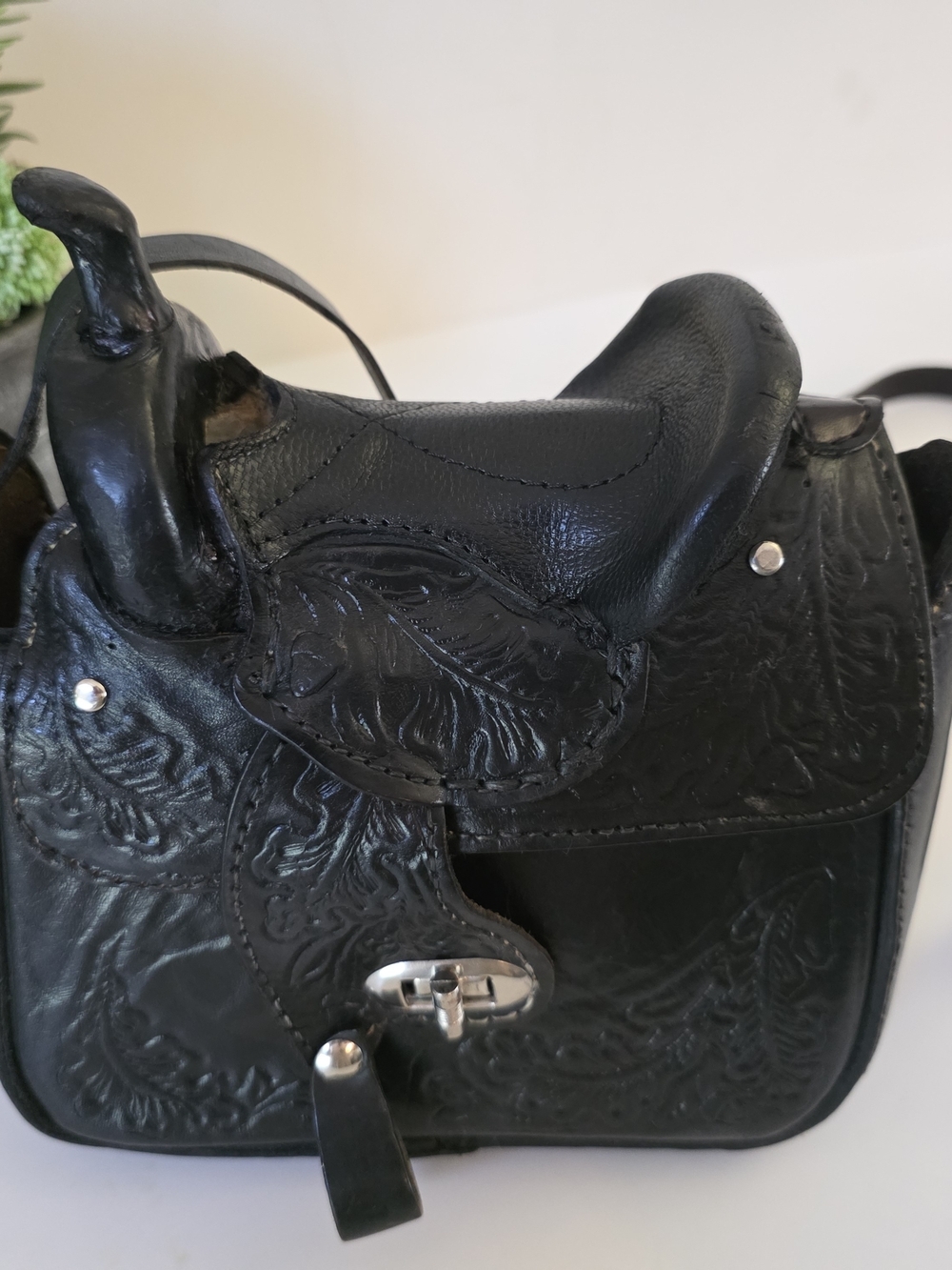 Vintage 1970's-80's Western Saddle Crossbody Bag Tooled Leather Sherling - Picture 5 of 16